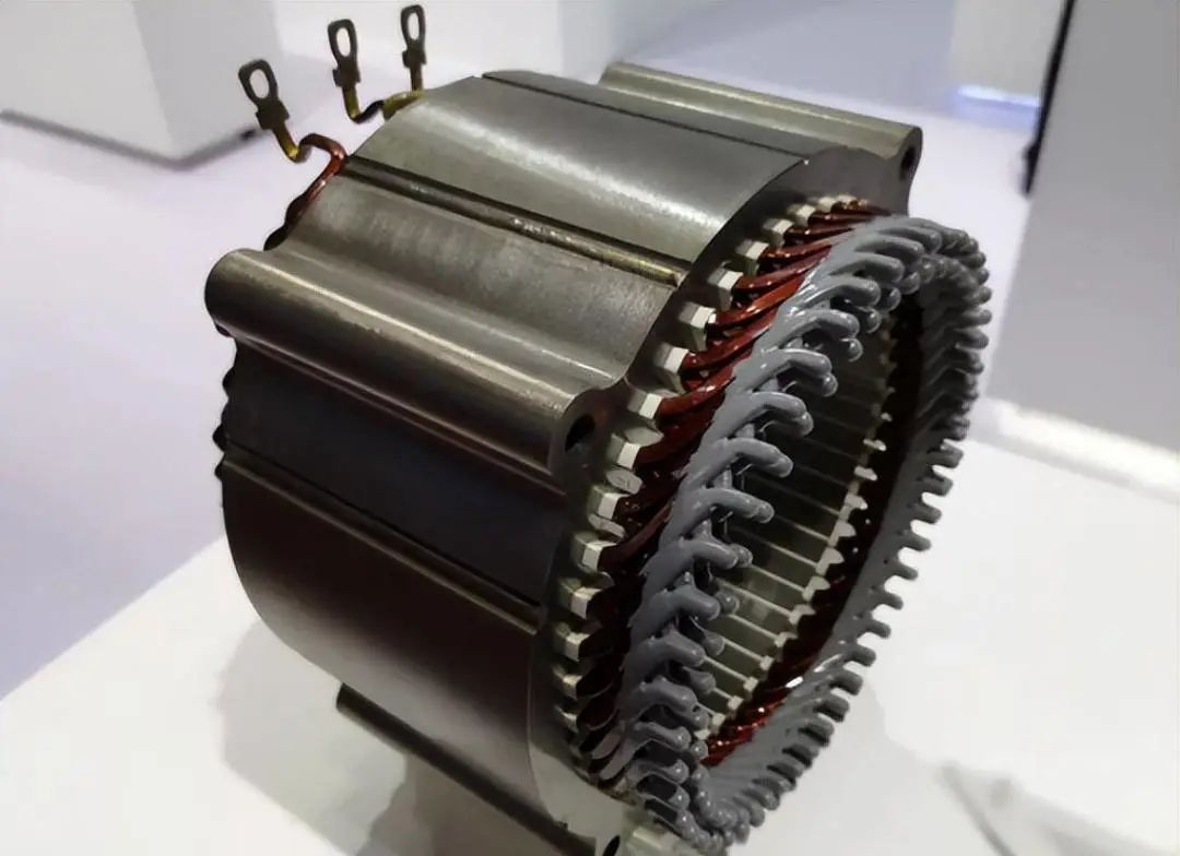 與圓形電機相比，為什么扁線電機更適合新能源汽車領(lǐng)域？—AIP艾普.jpg