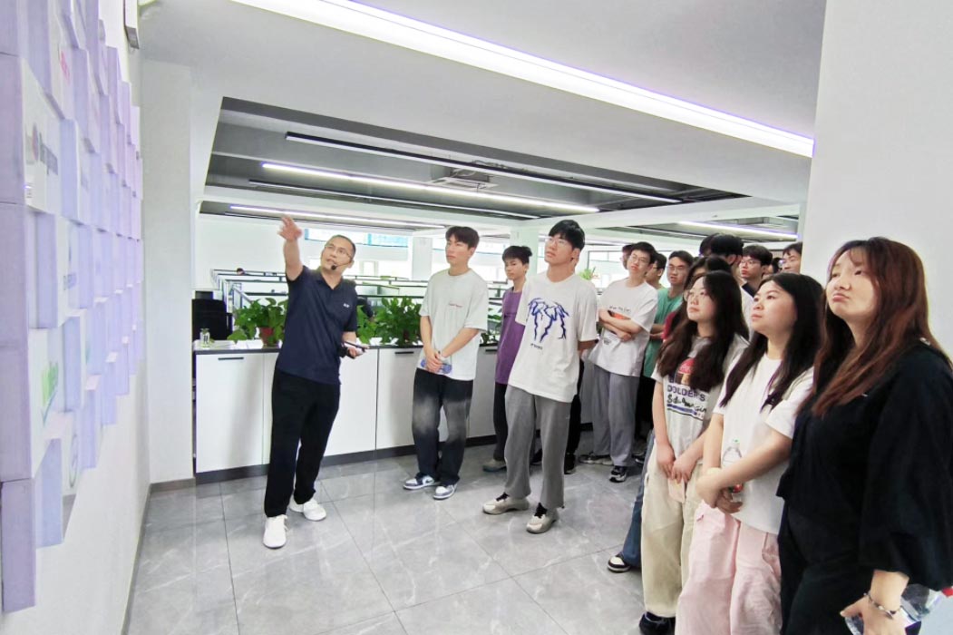 中國(guó)石油大學(xué)（華東）師生走進(jìn)艾普智能，攜手共促產(chǎn)學(xué)研深度融合